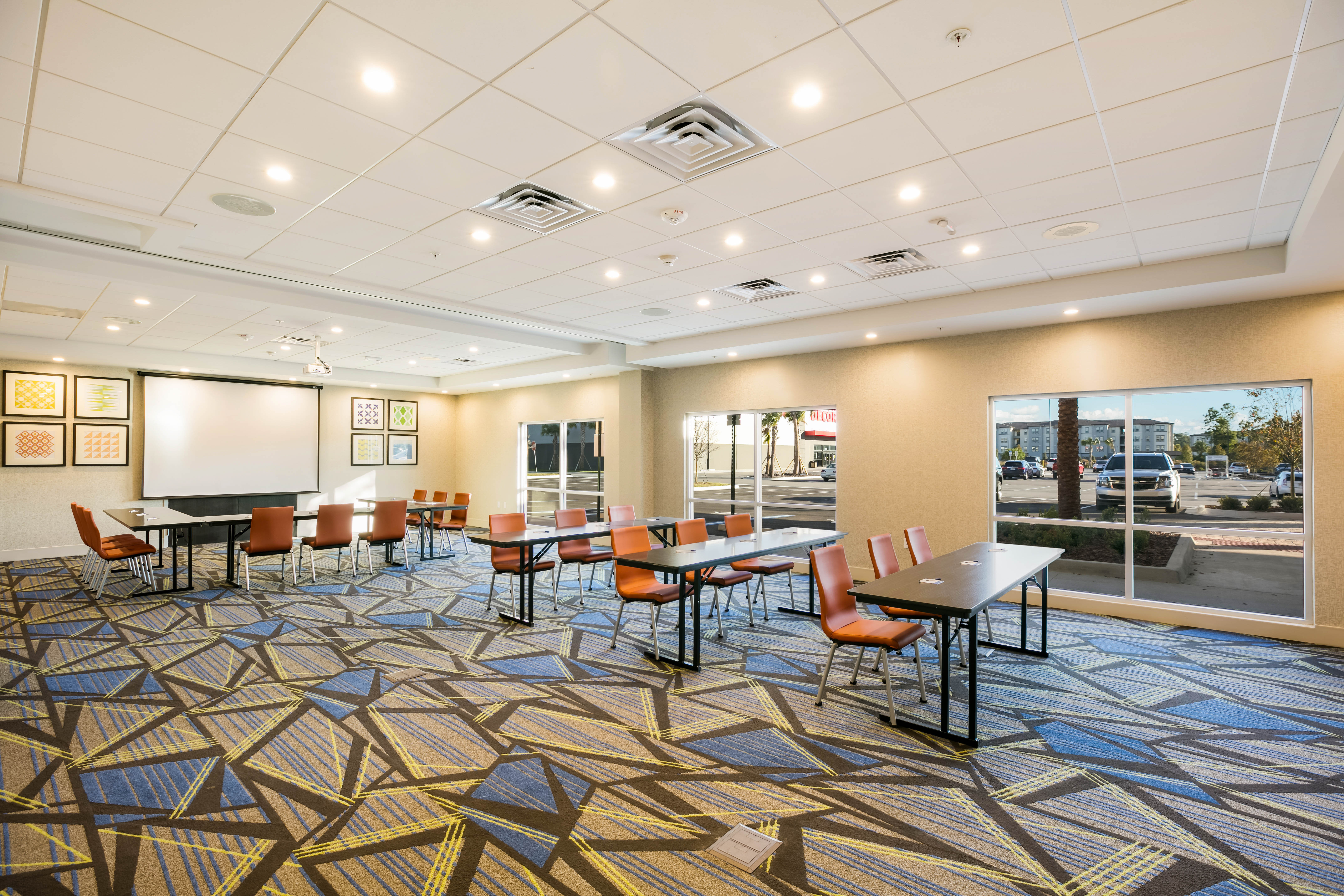 Holiday Inn Express Suites Jacksonville Town Center 37/46