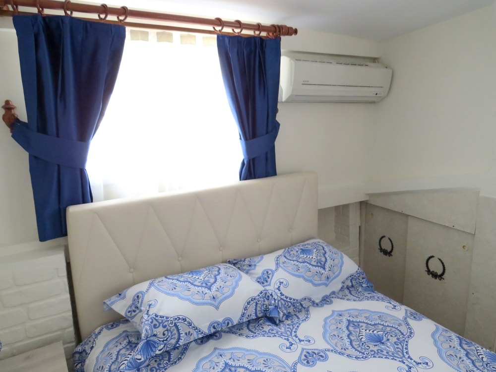 SUPERIOR, APARTMENT, TERRACE