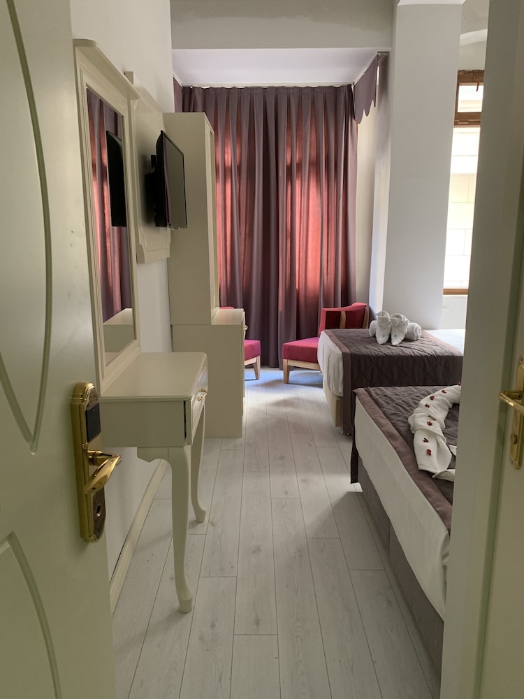 Taksim Diamond Hotel 34/46