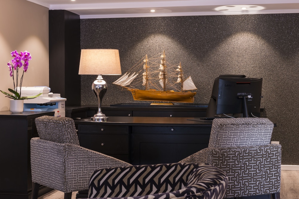 Simon's Town Quayside Hotel 38/60