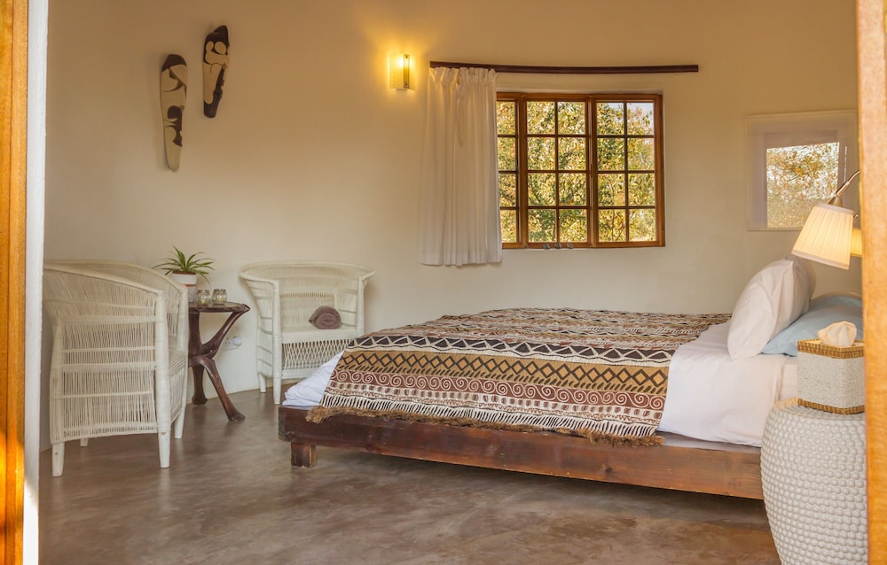 Mbizi Bush Lodge 3/50