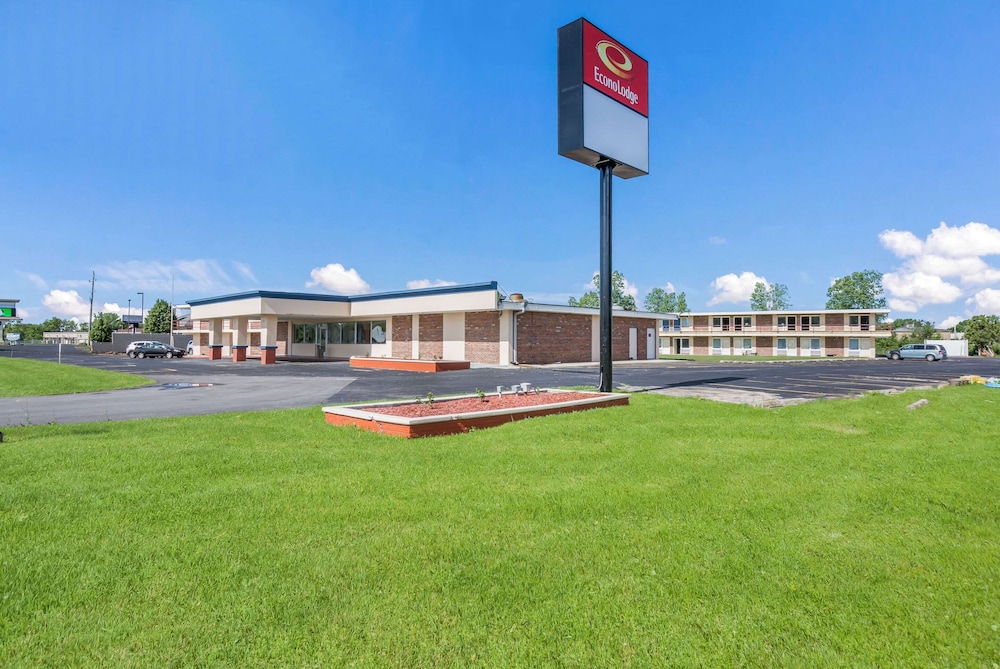 Econo Lodge Neenah 3/43