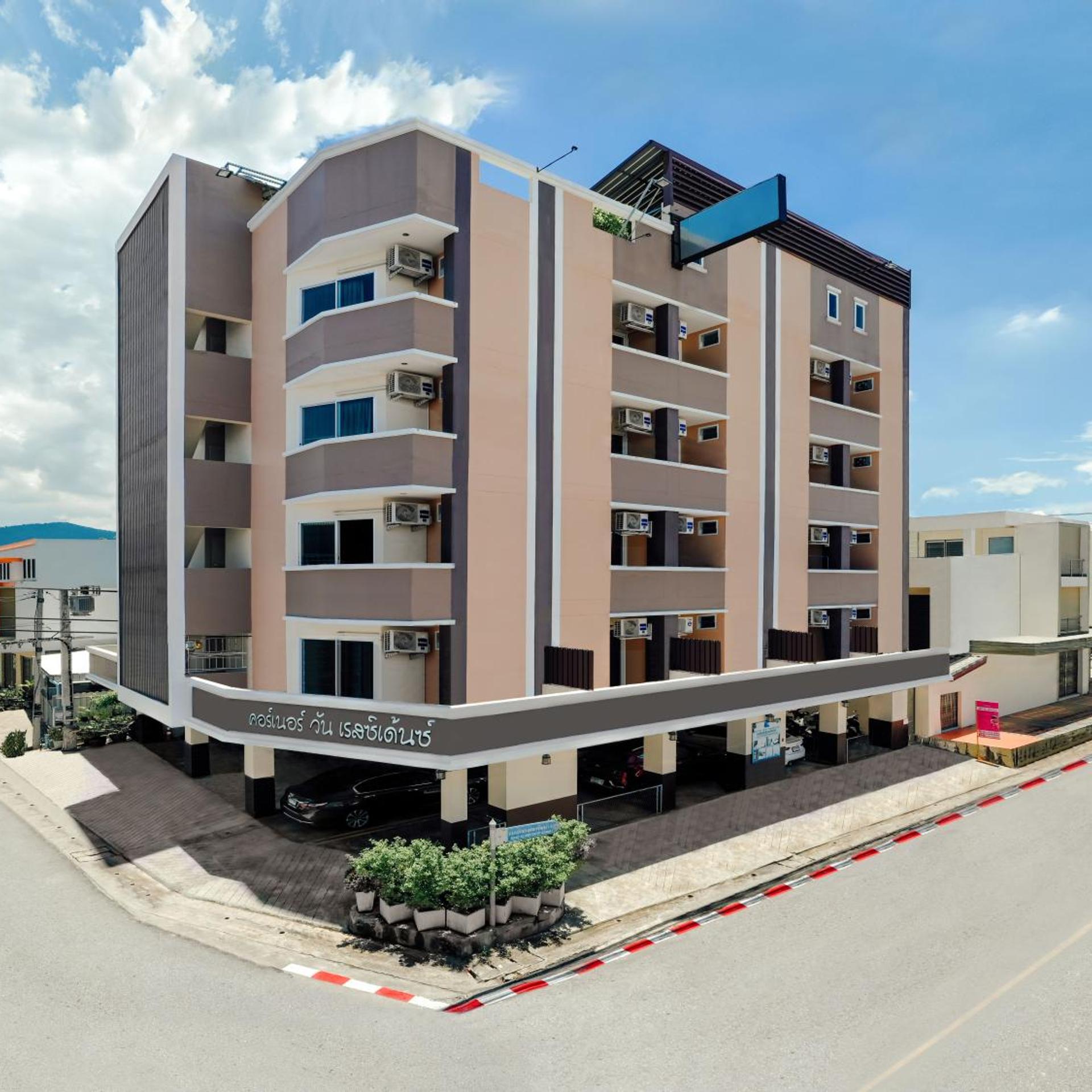 Corner One Residence 2/26