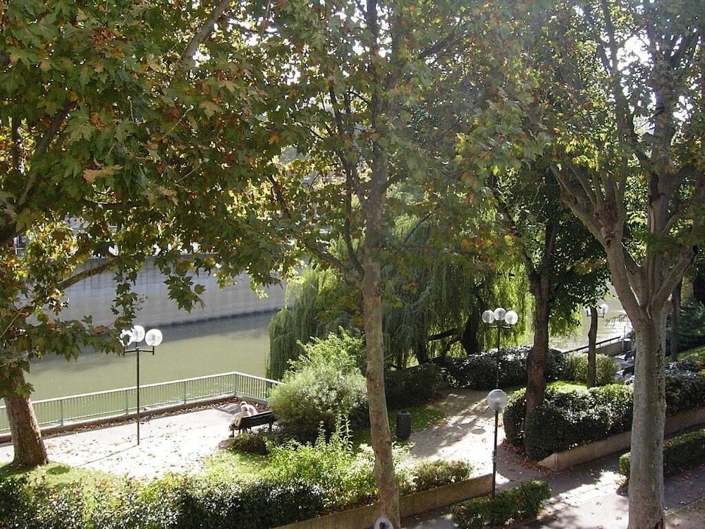 Hotel de la Jatte 41/44