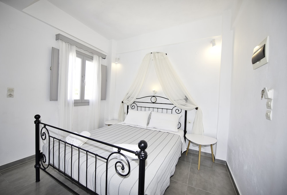 غرفة بسرير مزدوج أو سريرين منفصلين، Anessis Santorini 6/8