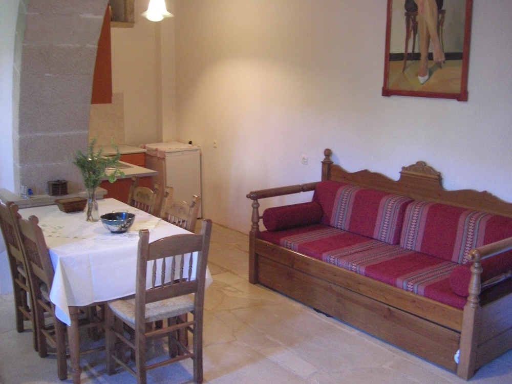 Patriko Traditional Residence 26/50