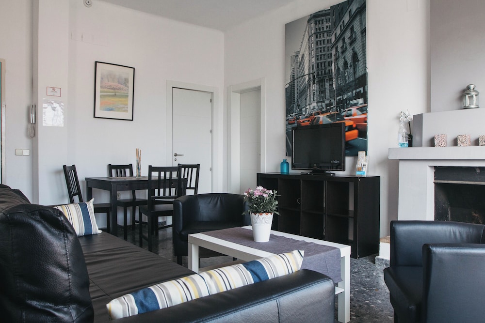 Apartamentos Marques De Guadiaro 1 28/51