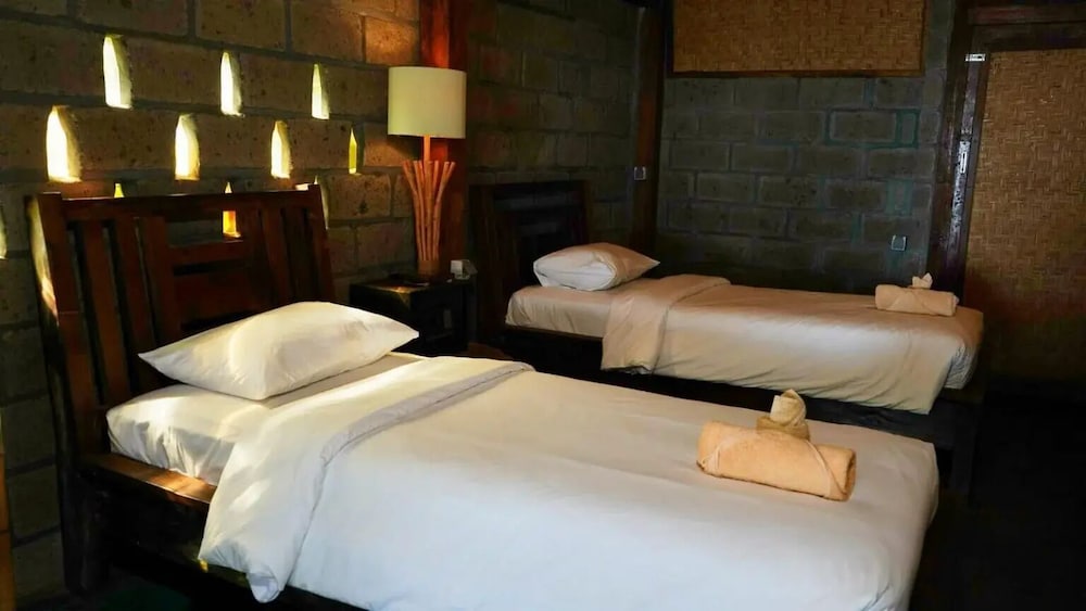 BASIC, TWIN BEDS, SEA VIEW