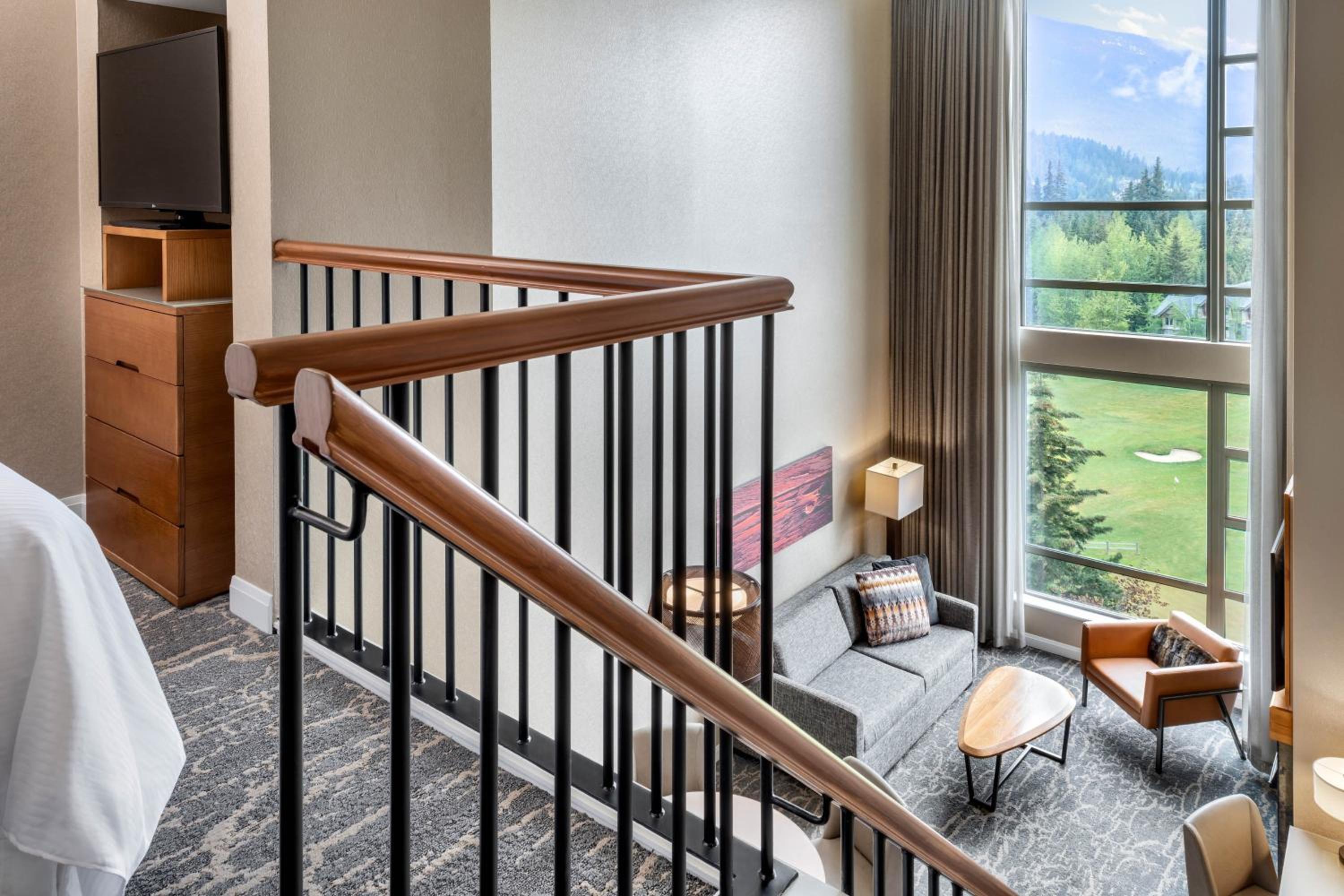 Bi Level, Loft, Queen Bed, Sofa, West Tower