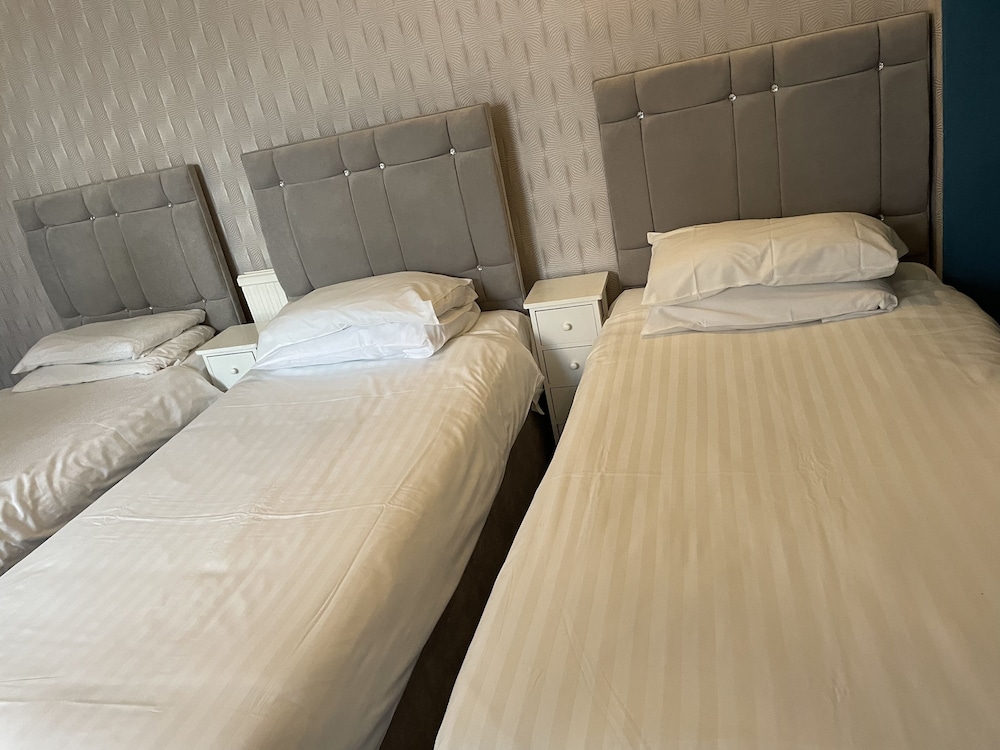 OYO Diamonds Inn 13/70