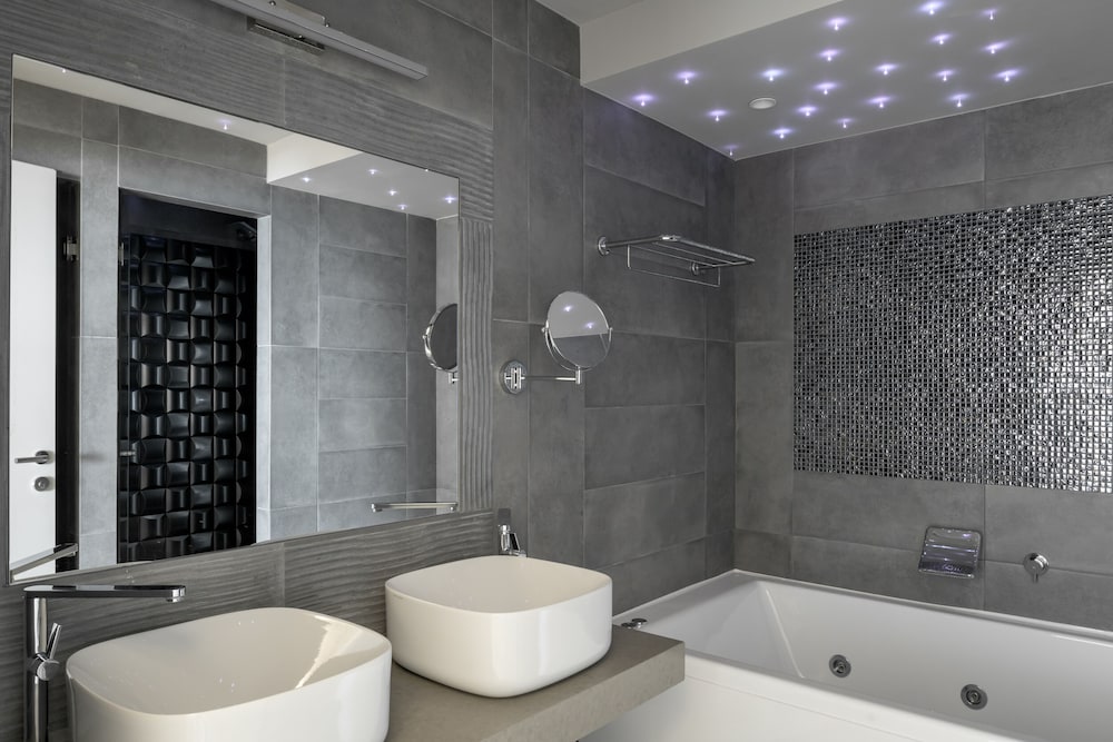 Macaris Suites And Spa 66/66