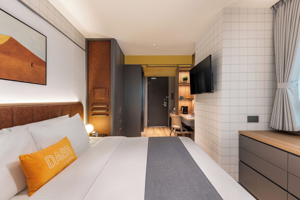 PREMIER, QUEEN BED