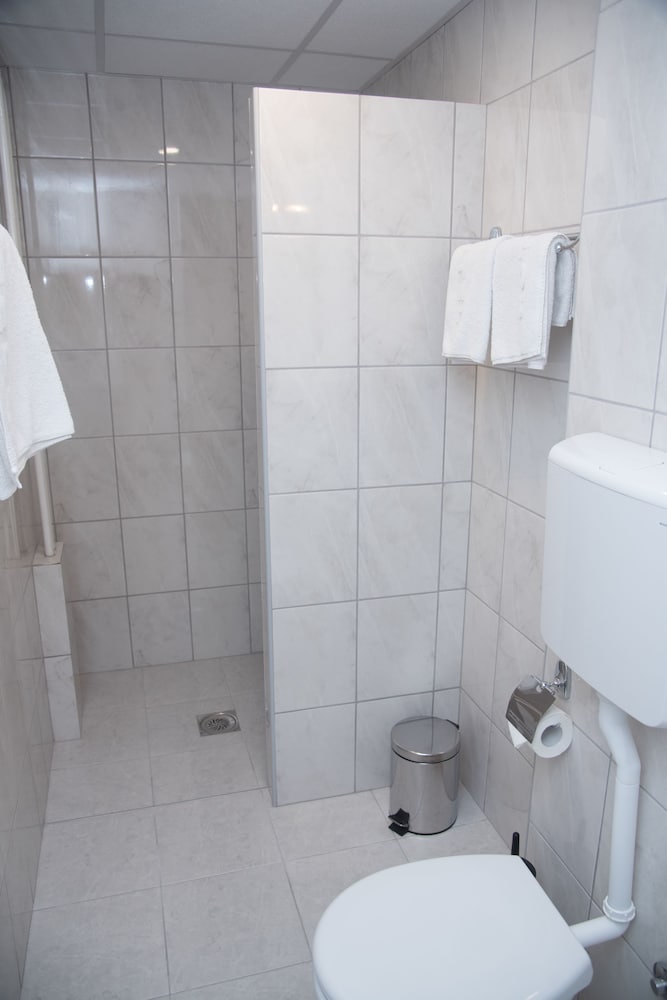 Slavija Hotel 31/32