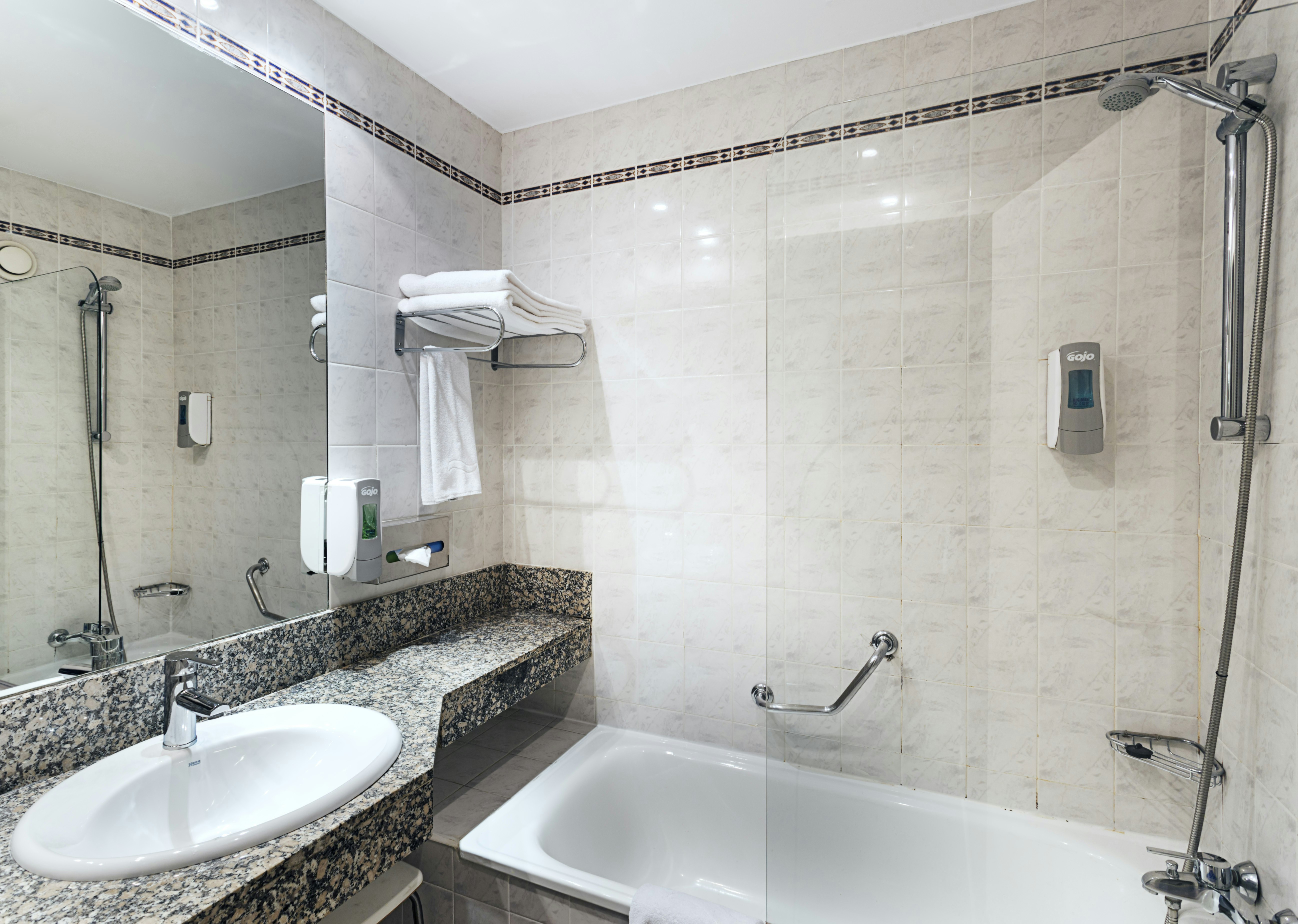 B&B HOTEL Alicante 25/26