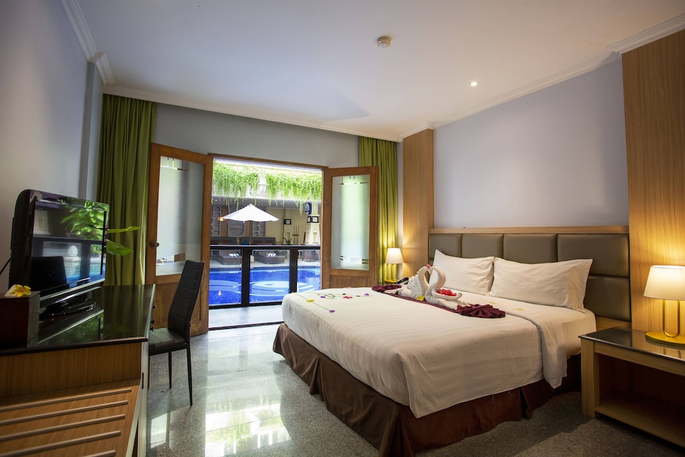 Famous Hotel Kuta (ex Permata Kuta Hotel by Prasanthi) 19/71