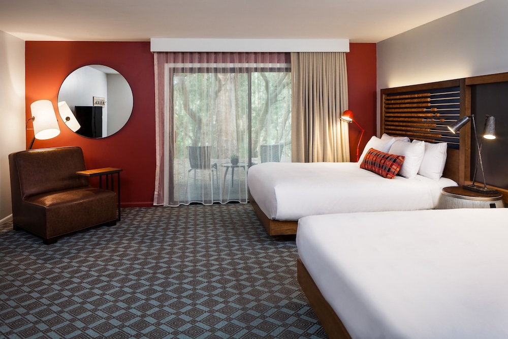 Chaminade Resort and Spa 11/73