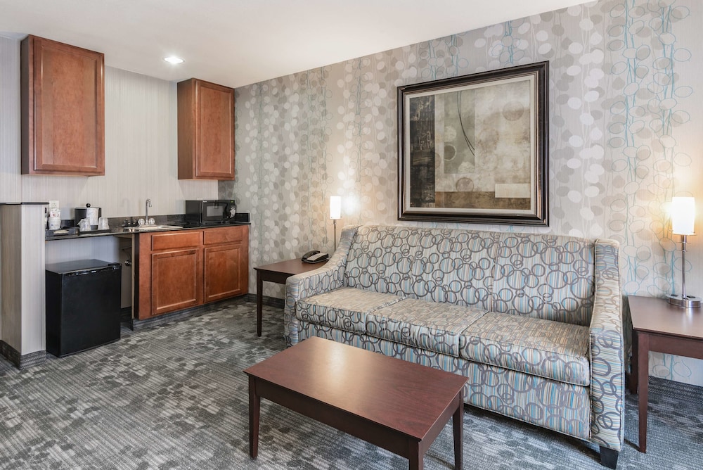 Best Western Concord Inn & Suites 22/31