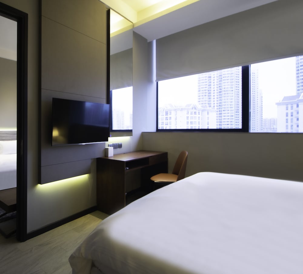 Louis Kienne Serviced Residences 29/65