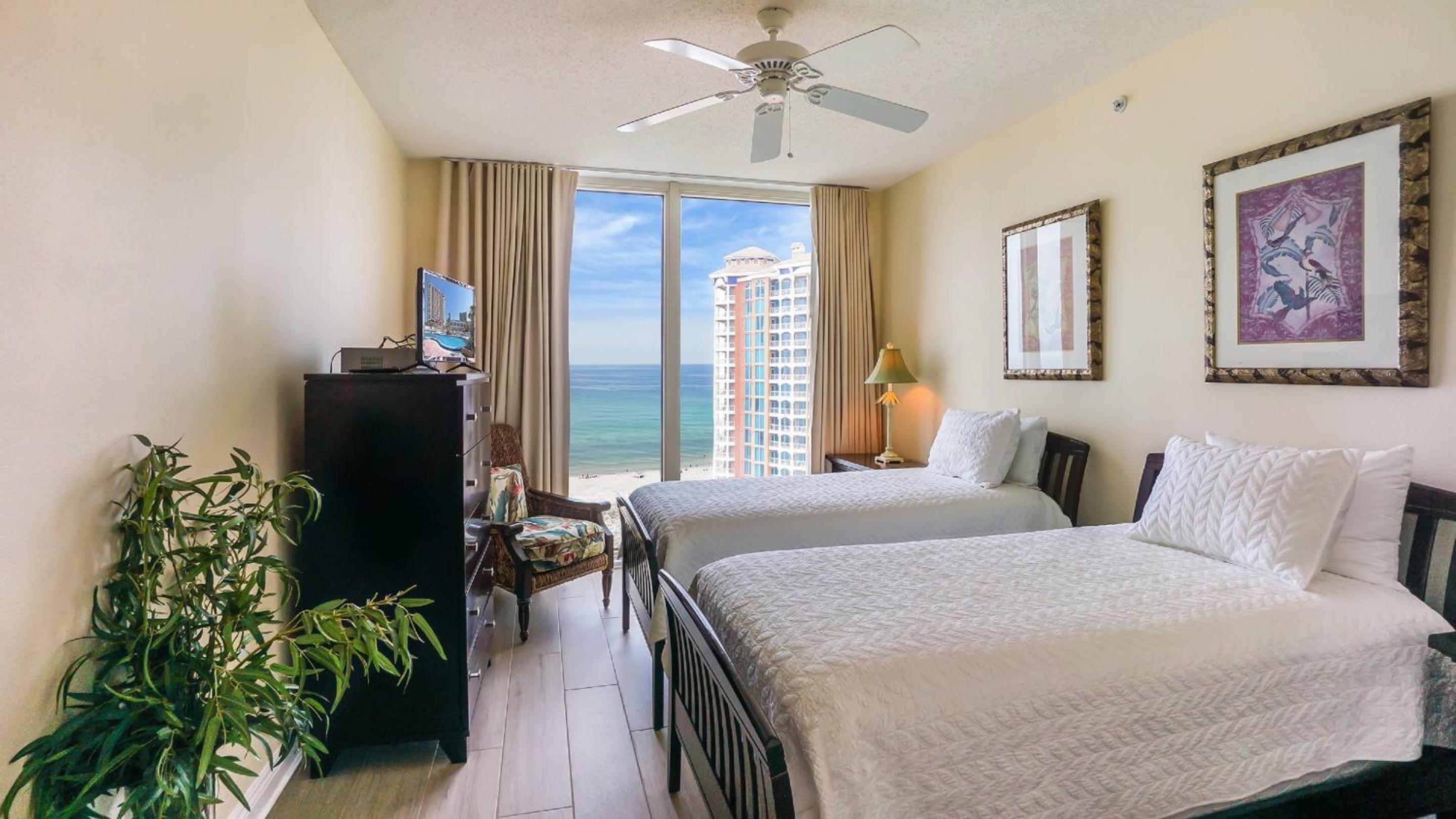 3 Bedrooms, Apartment, Water View