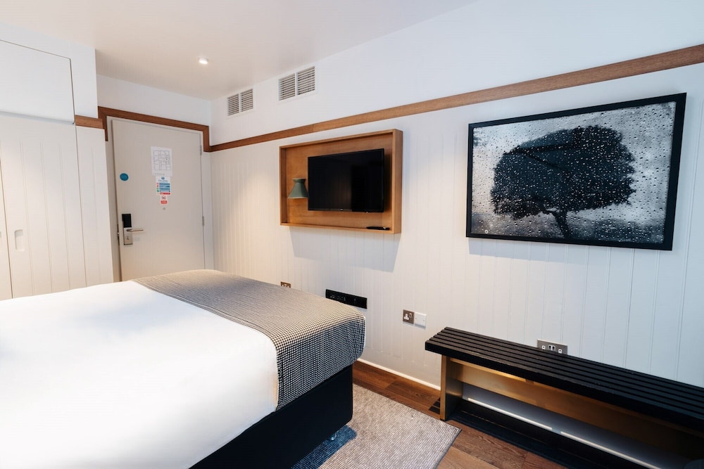 STANDARD, DOUBLE BED, ACCESSIBLE