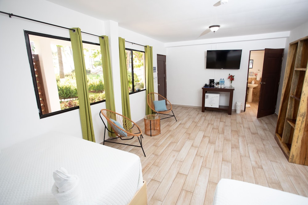 Hotel Los Farallones 36/70