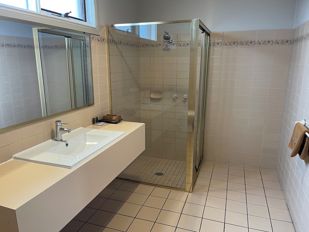 غرفة اقتصادية بسرير كوين، Philadelphia Motor Inn 3/6
