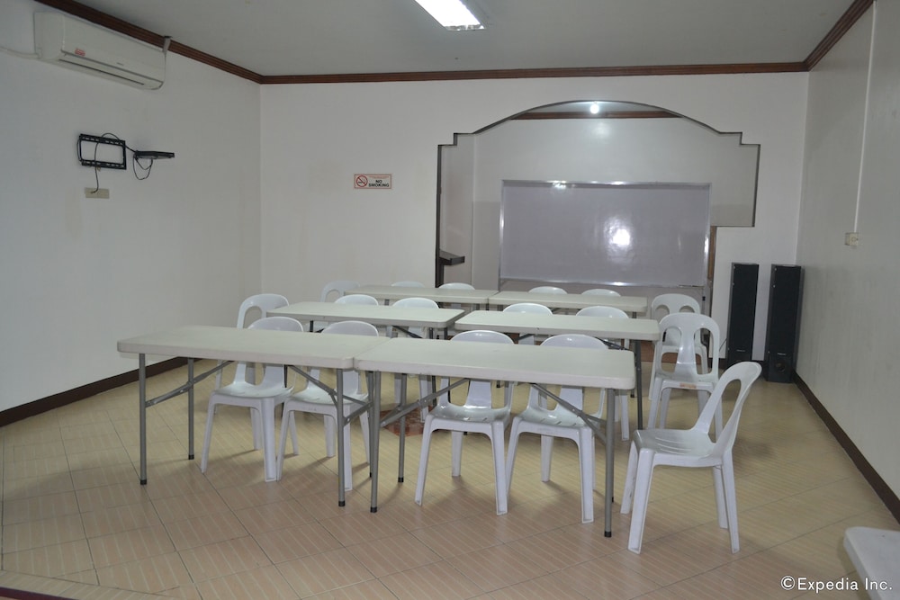 Antonio's Apartelle & Suites 50/66