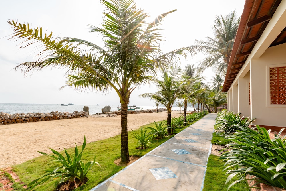 Hula Hula Beachfront Phu Quoc 71/73