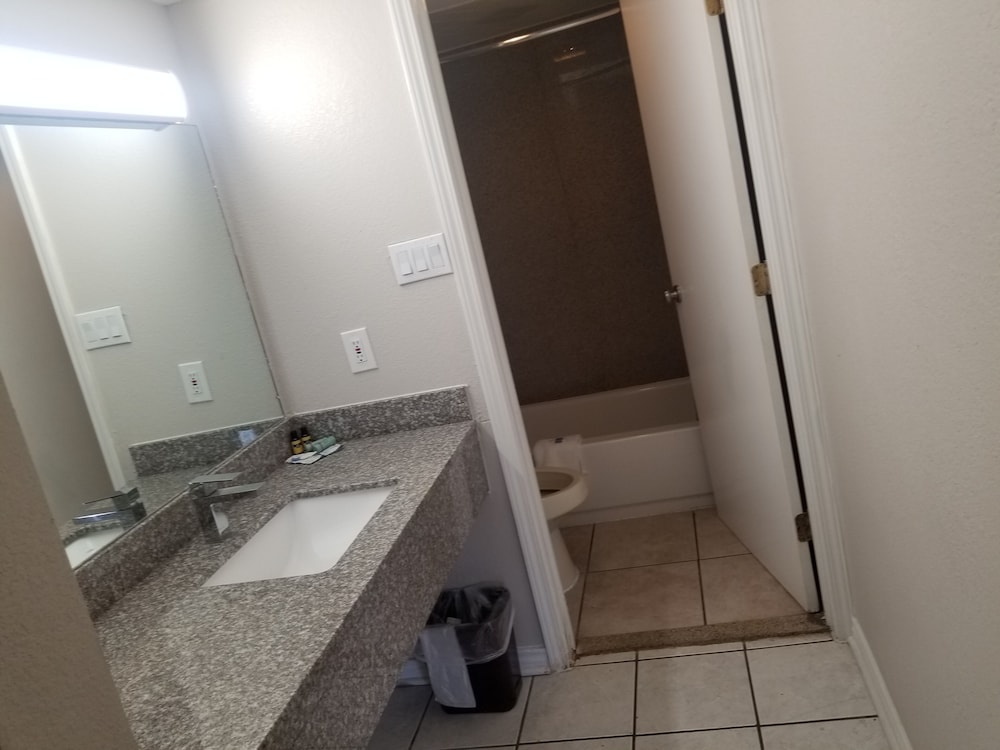 Econo Inn Lackland AFB Seaworld 30/31