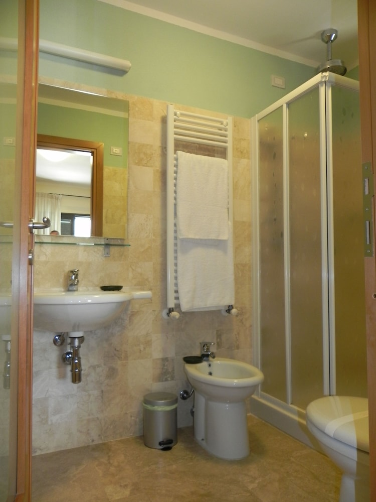 Albergo Poggio Bertino 33/65