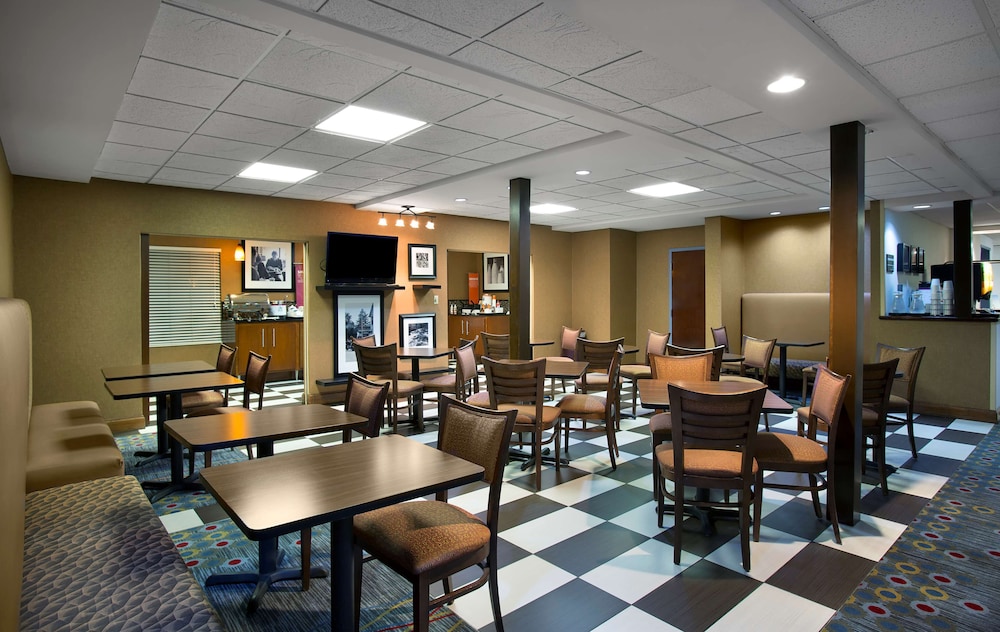 Hampton Inn Helen 30/42