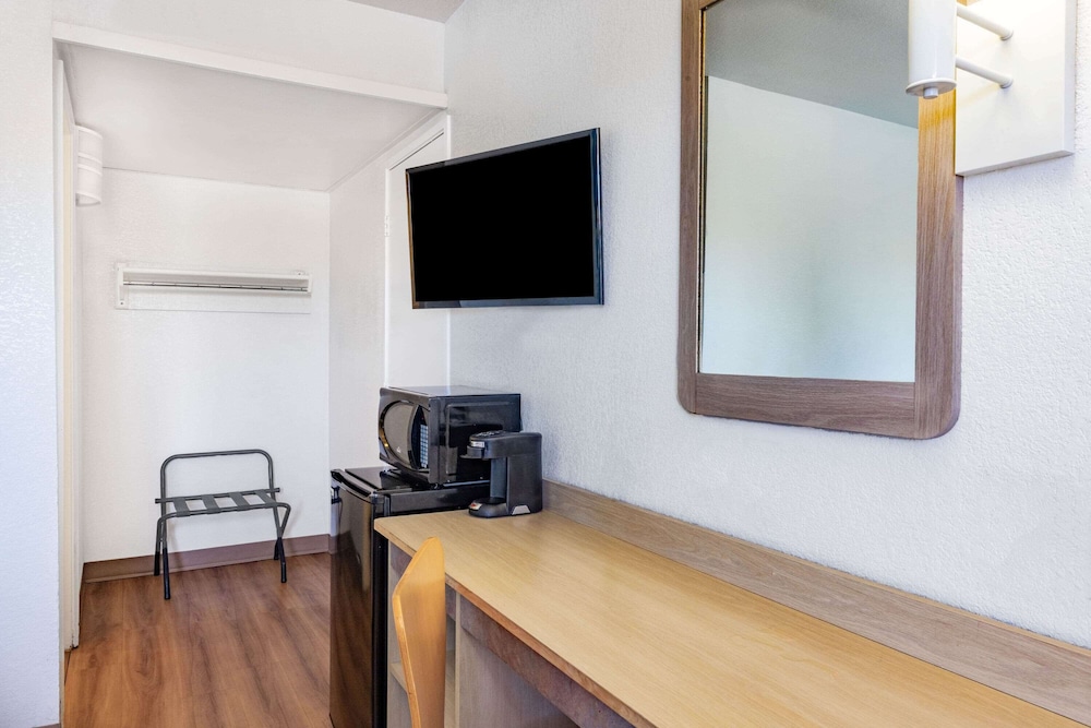 Travelodge by Wyndham Miles City 46/60