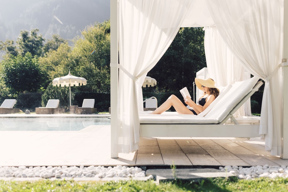Alpenpalace Luxury Hideaway & Spa Retreat 24/50