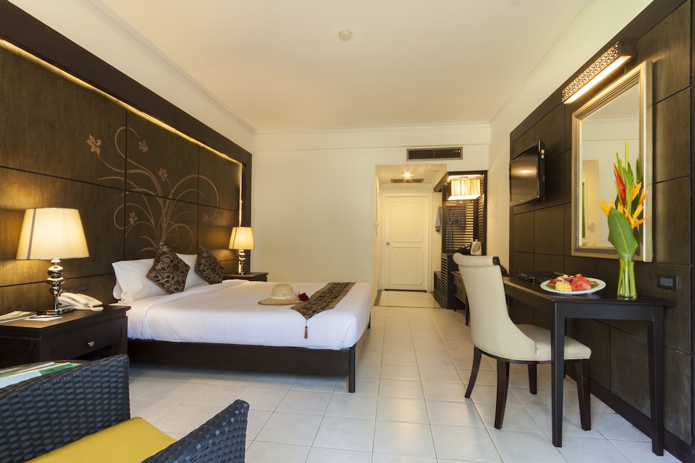 Amora Beach Resort Phuket 15/75