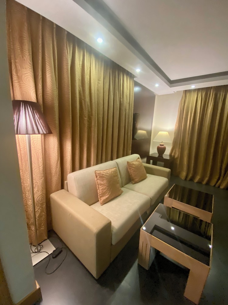 ArtPlatinum Suites and Apartments 18/33
