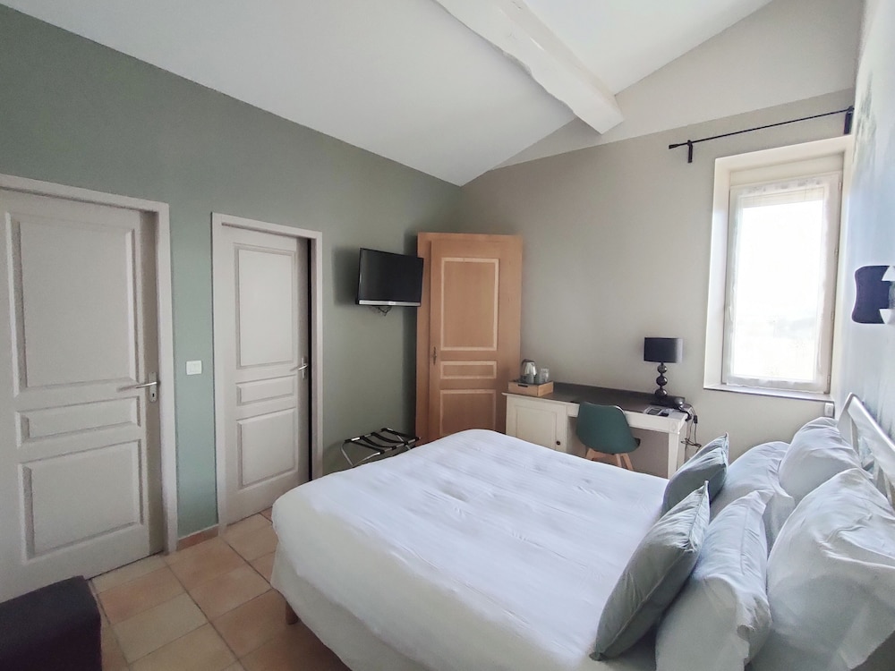 AUBERGE COTE JARDIN 9/56