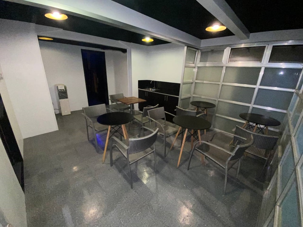 ARK Hostel City Center Manila 31/36