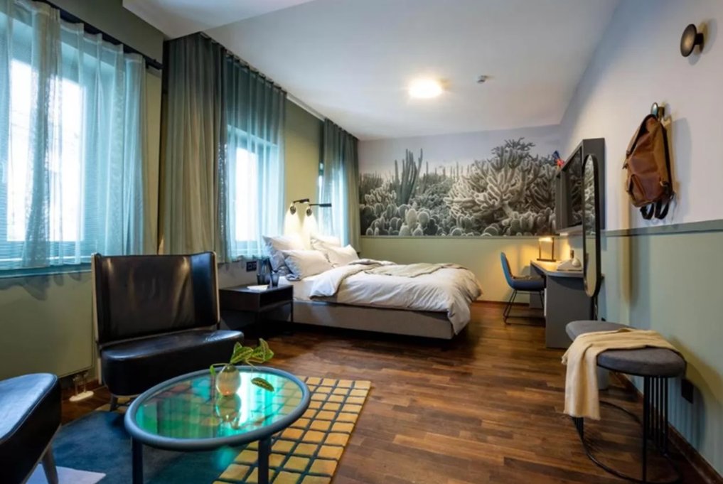 The Circus Hotel 12/50