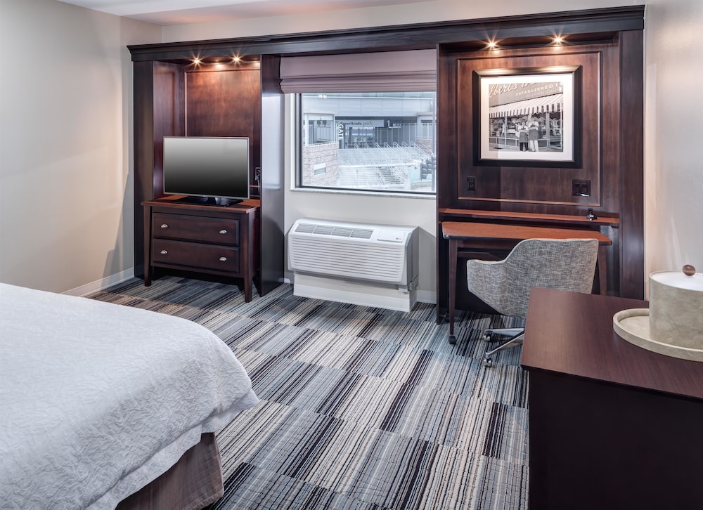 Hampton Inn Suites By Hilton Omaha Downtown 19/46