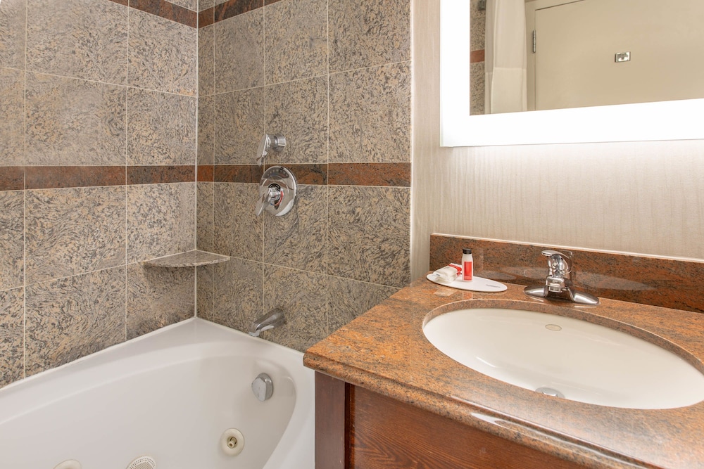 Days Inn by Wyndham Lanham Washington DC 9/40