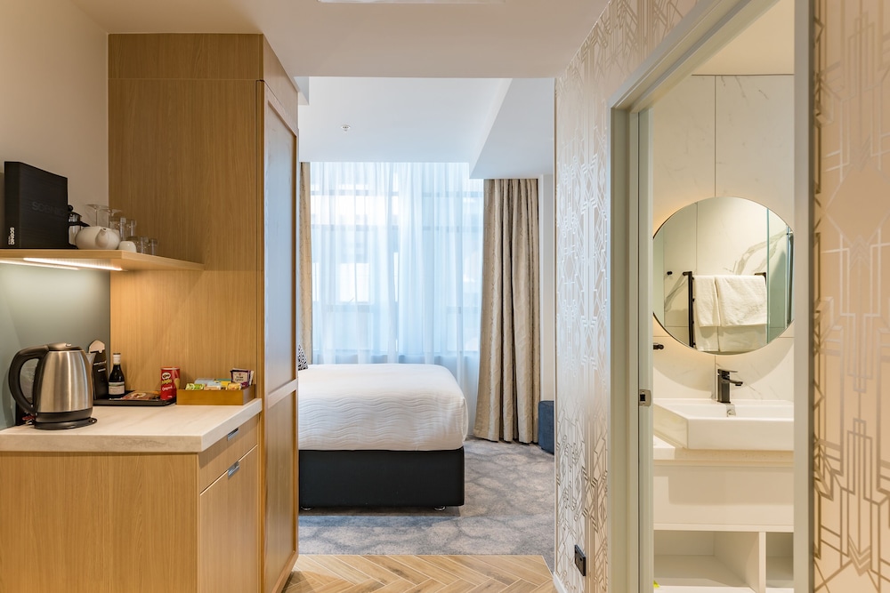 Legacy Airedale Hotel Auckland 23/67