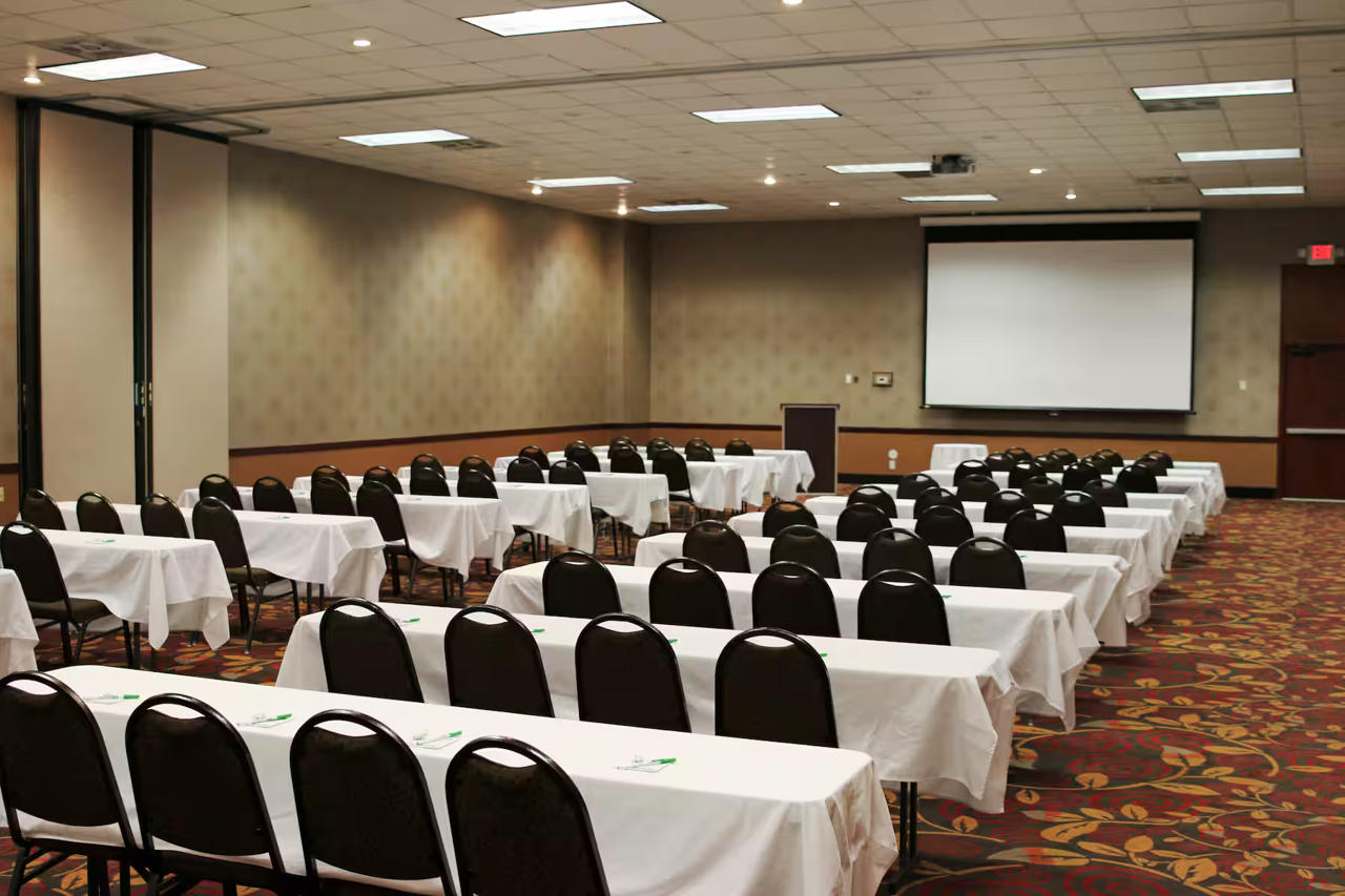 Alexandria Hotel & Conference Center 24/28