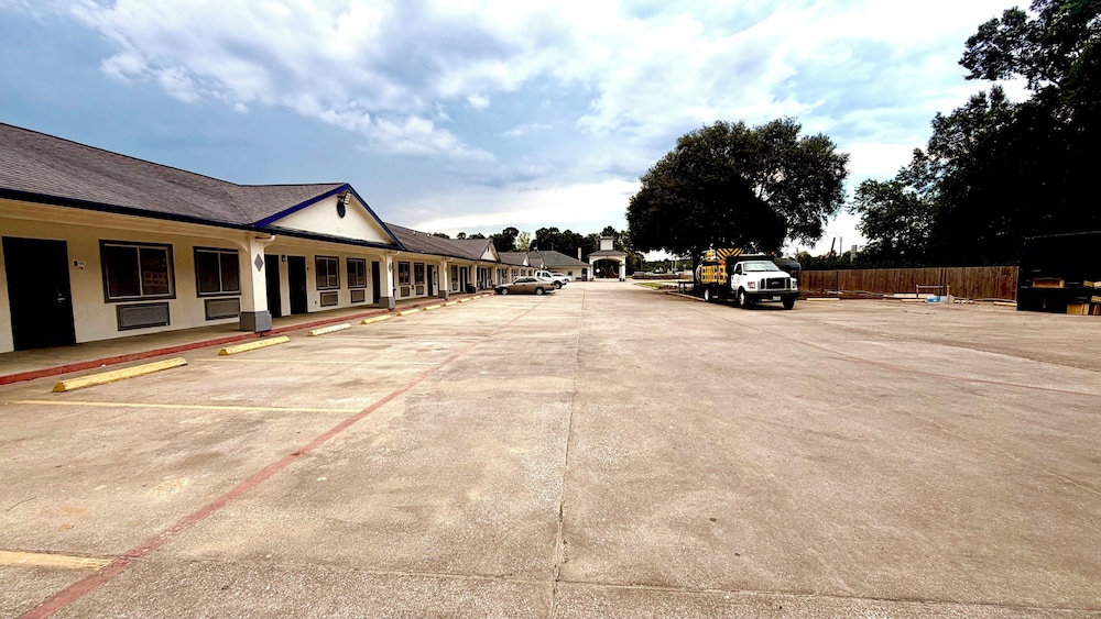 Luxury Inn & Suites Liberty 50/65