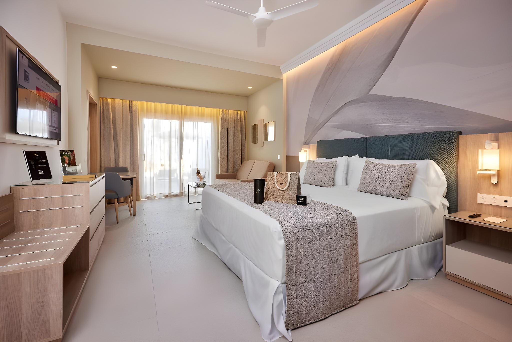 Elite, Swim Up, Club, Junior Suite, Deluxe, 2 Double Beds