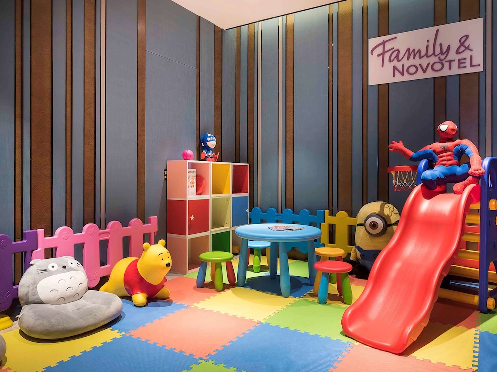 Novotel Ningbo East 66/76