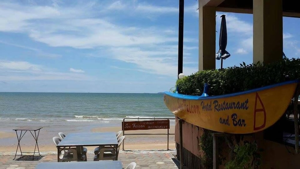 Sea Falcon Hotel photo3