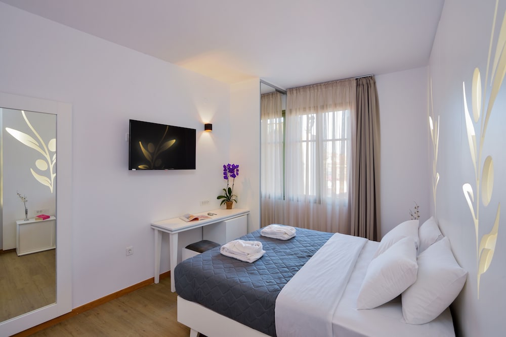 Elia Portou Luxury Residence 9/26