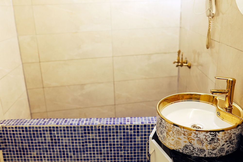 Swiss Inn Hotel Mersin 39/43