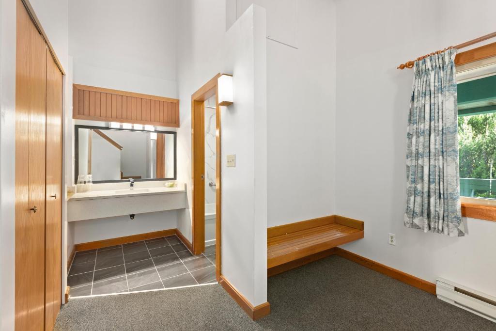 Canadian Princess Lodge 34/35