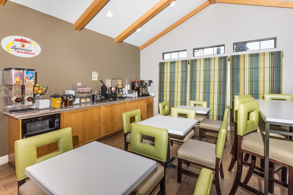 Studio6 Suites Opelousas, LA 34/55